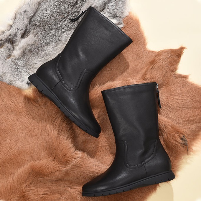 Retro Leather Mid Calf Boots for Cold Winter Classic Martin Boots Black Handmade Short Plush Lining