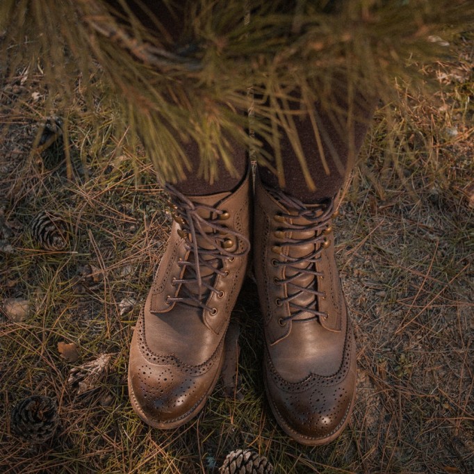 Handmade Wingtip Shoes Leather Martin Boots Block Carving Brogue Ankle Boot For Women Black/Coffee