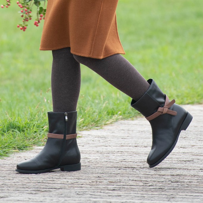 Womens Handmade Retro Leather Mid Calf Boots for Cold Winter classic Martin boots Black