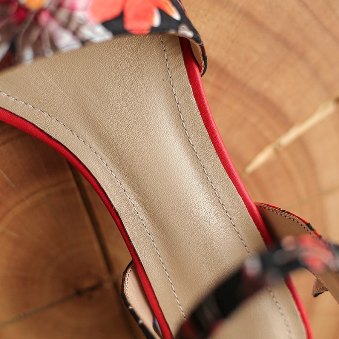 Block Heel Leather sandal in Blue/Red