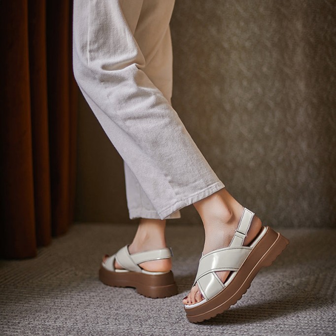 Retro Chunky Leather Strappy Sandals in Brown/White - Womens Platform Slingback