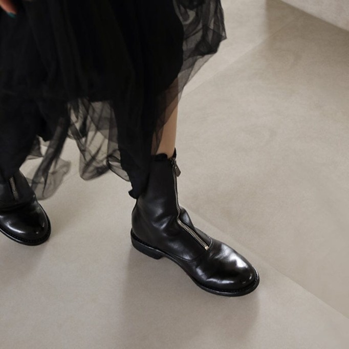 Goodyear Welt Horse Leather Ankle Boots Front Zip Calf-Length Army Boots For Women in Red/Black/White