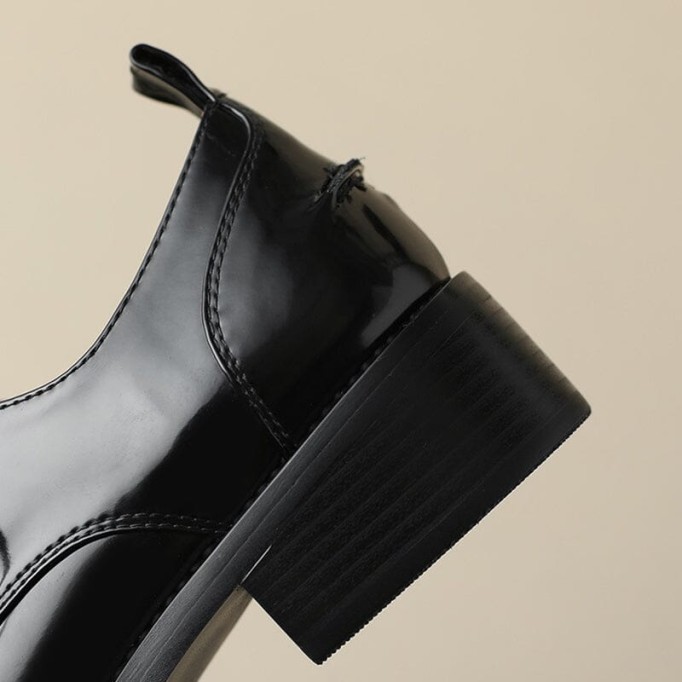 Leather Derby Shoes for Women Round Toe Lace Up Oxford Shoes in Black/Brown