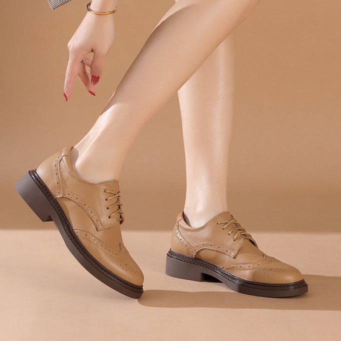 Handmade Wingtip Shoes Women'S Genuine Leather Lace Up Full Brogues in Black/Camel