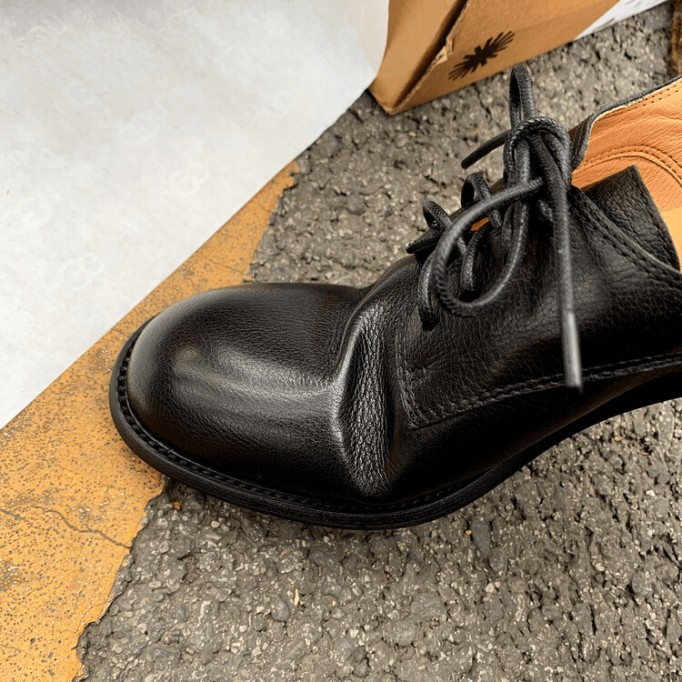 Lace Up Leather Derby Shoes for Women Round Toe Soft Oxford Shoes in Black/Brown