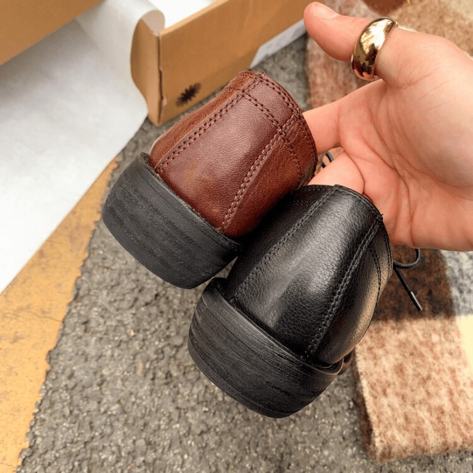 Lace Up Leather Derby Shoes for Women Round Toe Soft Oxford Shoes in Black/Brown