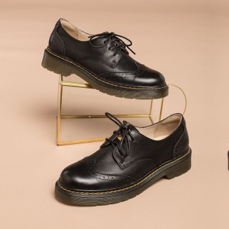 Handmade Wingtip Brogues Leather Lace Up Oxfords For Women Martin Sole in Black/White