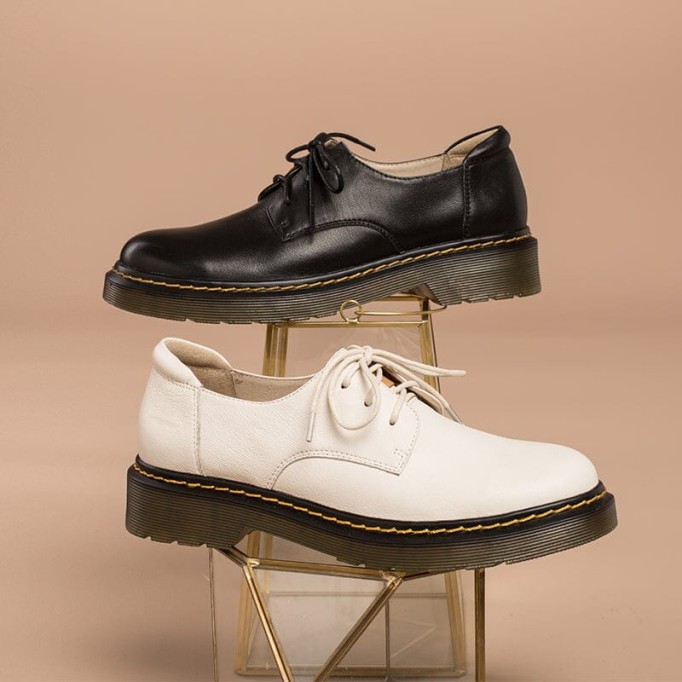 Handmade Full Grain Leather Lace Up Oxfords For Women Martin Sole In White/Black