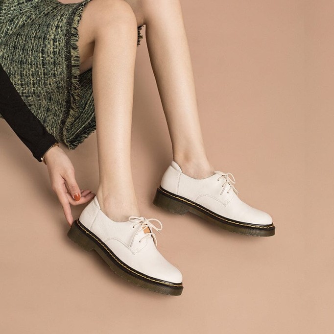 Handmade Full Grain Leather Lace Up Oxfords For Women Martin Sole In White/Black