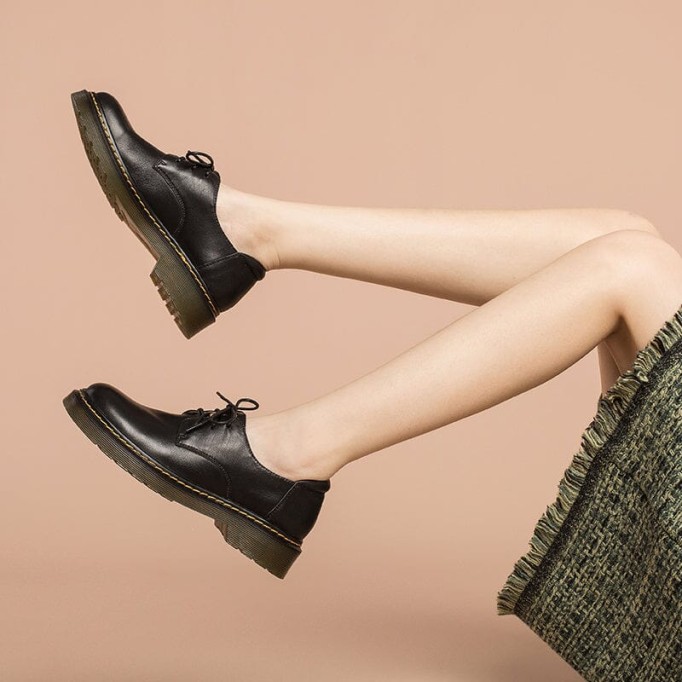 Handmade Full Grain Leather Lace Up Oxfords For Women Martin Sole In White/Black