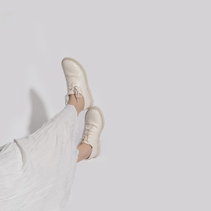 Goodyear Horse Leather Derby Shoes For Women Lace Up Oxfords Leather Sole in White/Black