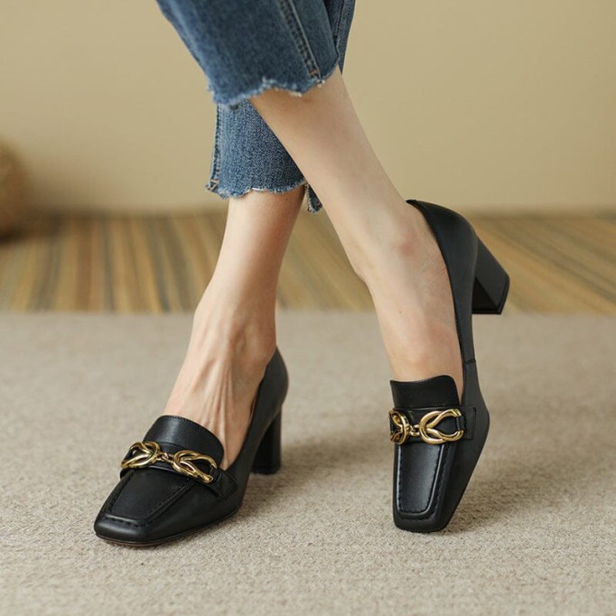 Womens Handmade Retro Square-Toe Blok-Heel Loafers Chain-Link Detail in Black/Brown