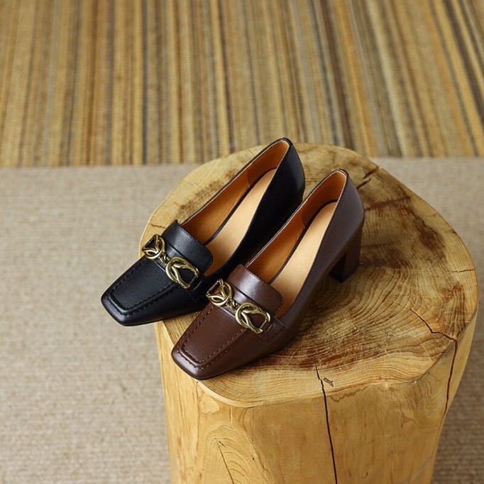 Womens Handmade Retro Square-Toe Blok-Heel Loafers Chain-Link Detail in Black/Brown