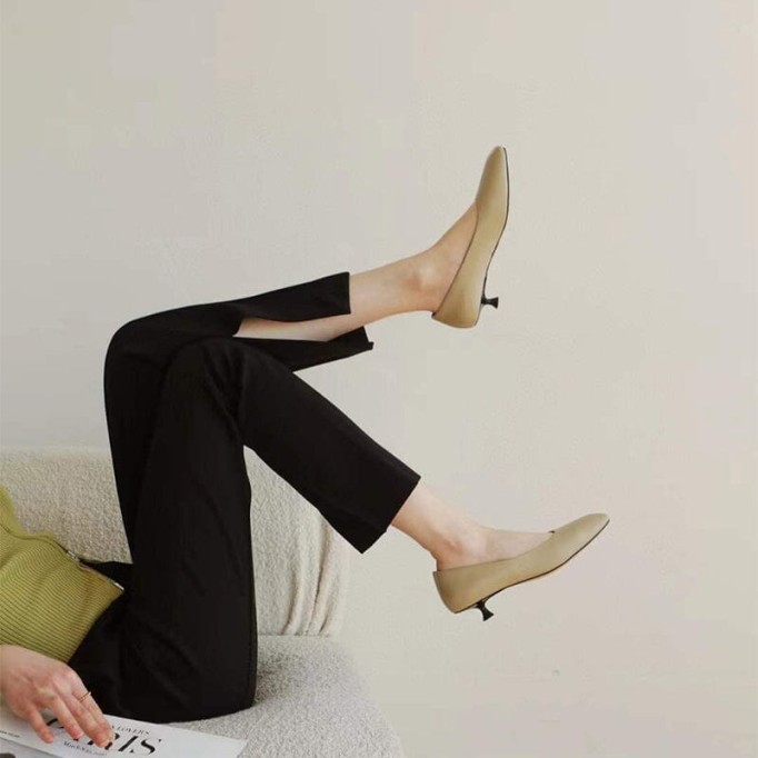 Handmade Sheepskin Kitty Heel Pumps In White/Black/Beige Fashion Style