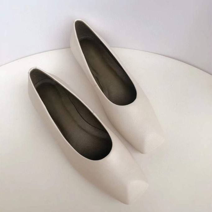 Handmade Sheepskin Kitty Heel Pumps In White/Black/Beige Fashion Style