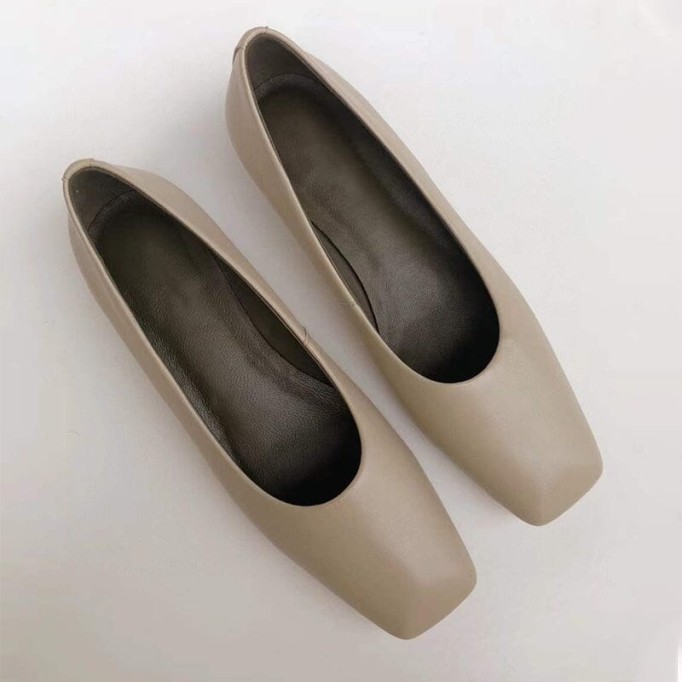 Handmade Sheepskin Kitty Heel Pumps In White/Black/Beige Fashion Style