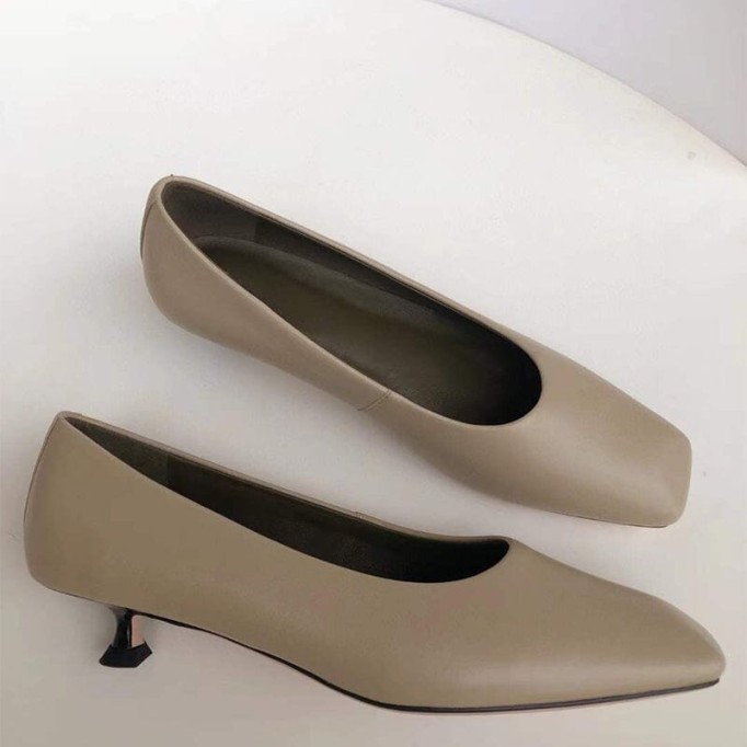 Handmade Sheepskin Kitty Heel Pumps In White/Black/Beige Fashion Style