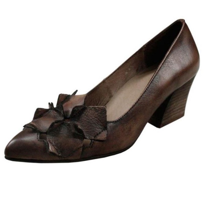Pumps Women Leather Handmade Pointed Toe Flowers Flats Chunky Heel Soft Sole