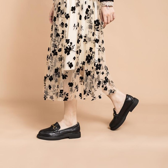 Womens Handmade Leather Loafers Metal button decoration Black/Beige