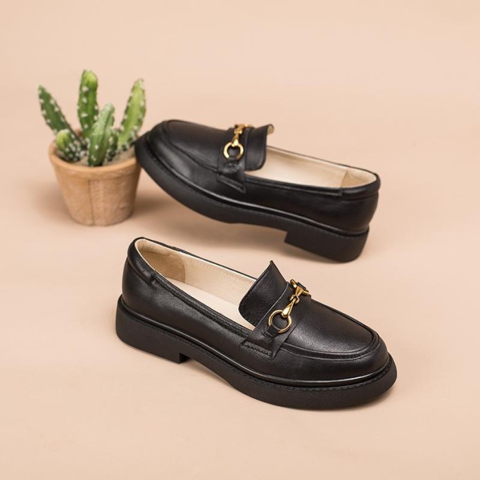 Womens Handmade Leather Loafers Metal button decoration Black/Beige