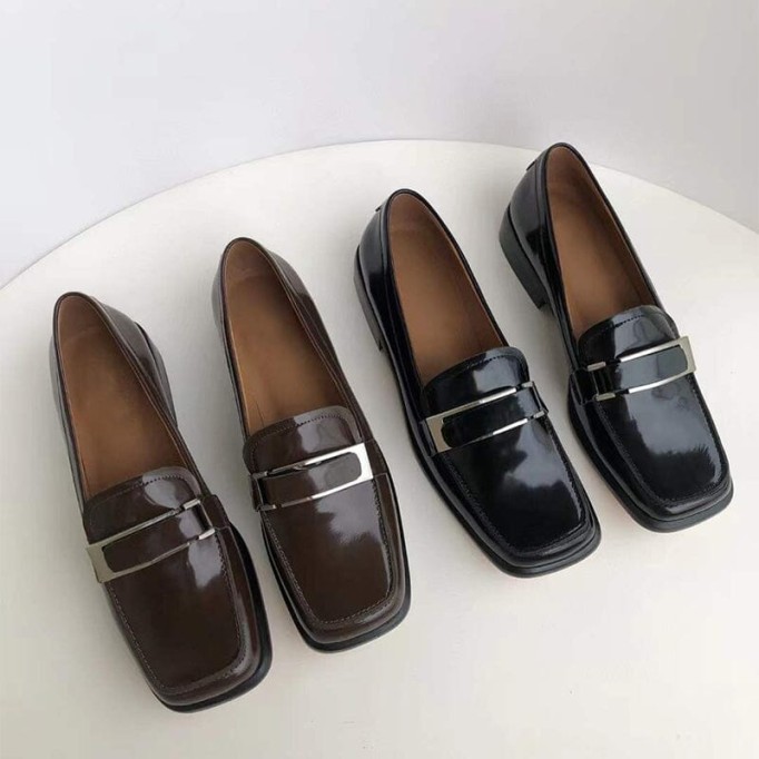 Retro Soft Leather Penny Loafers for Women Square Toe in Brown/Black