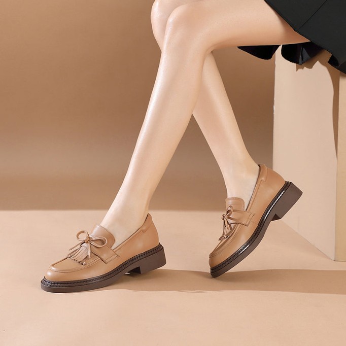 Classic Leather Tassel Loafers For Women Soft Slip-On Chunky Loafers In Black/Camel