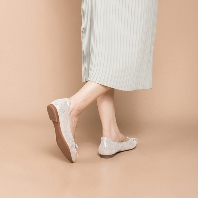 Bow-Detail Pointed-Toe Ballerina Shoes Gold/Silver/Black