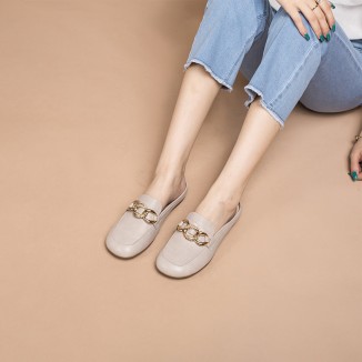 Retro Chain buckle-Detailed Leather Loafer Mules for Women Backless Loafers in Pink/Grey