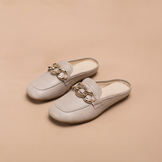 Retro Chain buckle-Detailed Leather Loafer Mules for Women Backless Loafers in Pink/Grey