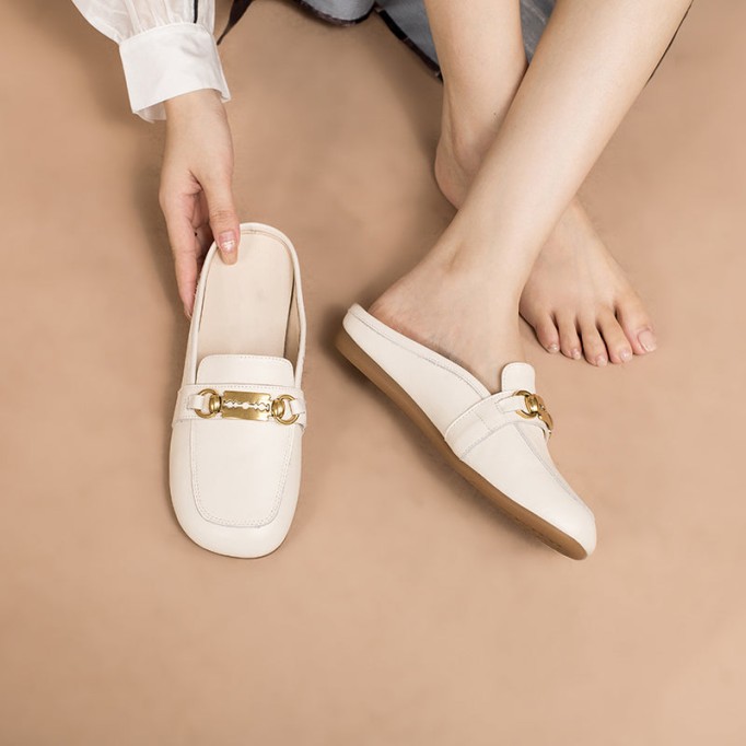 Retro Chain buckle-Detailed Leather Loafer Mules for Women Backless Loafers in Black/White