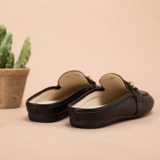 Retro Chain buckle-Detailed Leather Loafer Mules for Women Backless Loafers in Black/White