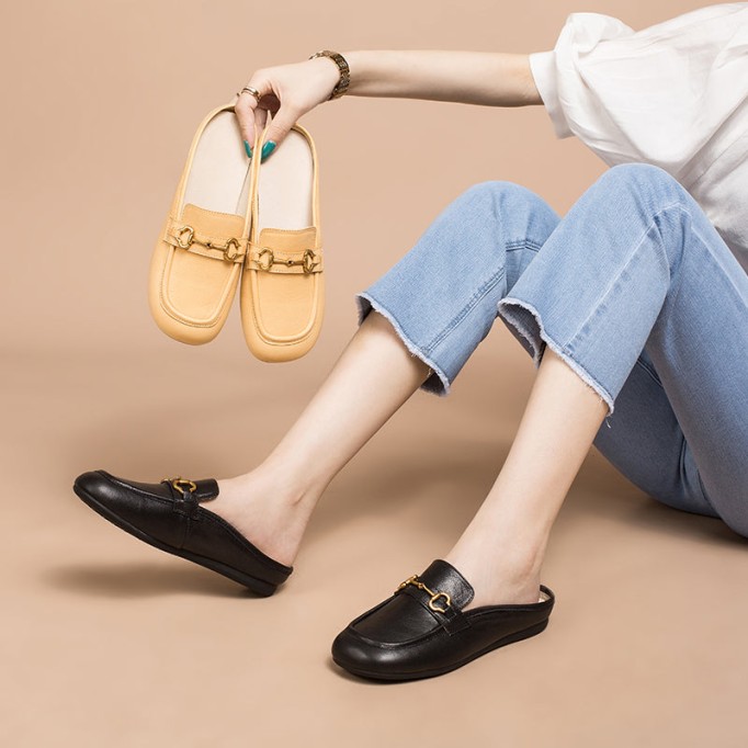 Retro Horsebit-Detailed Leather Loafer Mules for Women Backless Loafers in Black/Yellow