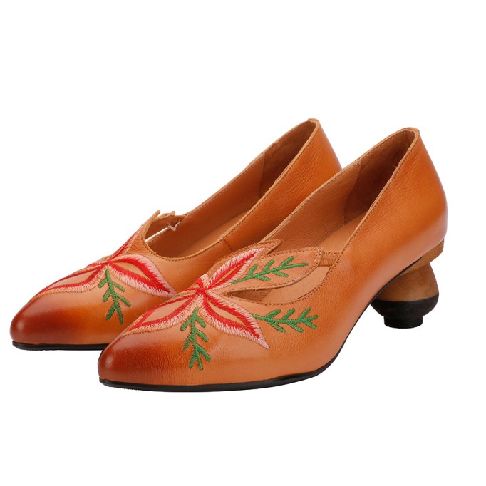 Retro Style Embroidery Pointed-Toe Pumps For Women Chunky Heel Designer Shoes Red/Camel