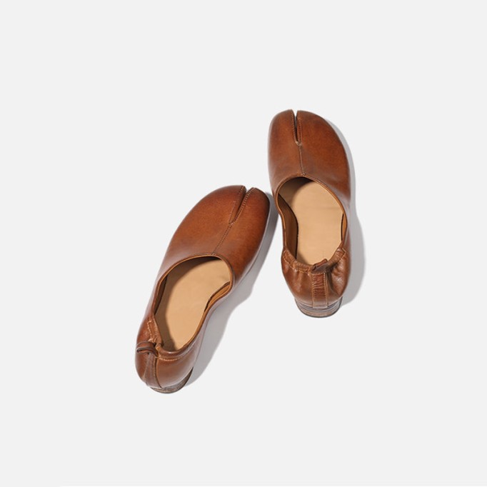 Goodyear Horse Leather Flats Split Toe For Women Leather Sole in Brown/Black