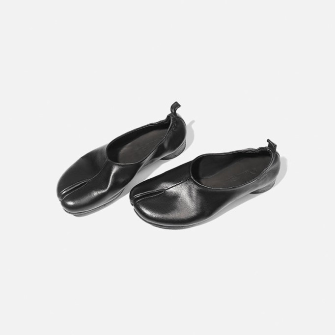 Goodyear Horse Leather Flats Split Toe For Women Leather Sole in Brown/Black