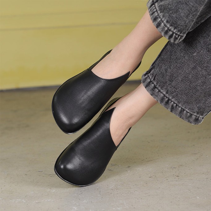 Handmade Retro Soft Leather Loafers Designers Flats For Women in Black/Coffee