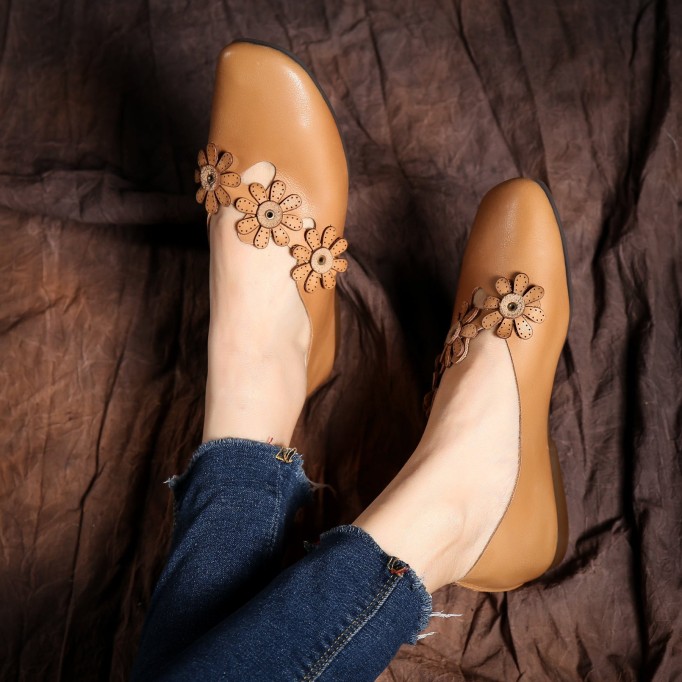 Designer Shoes Genuine Leather Sweet Flowers Slip-on For Women Handmade Flats Brown/Off white