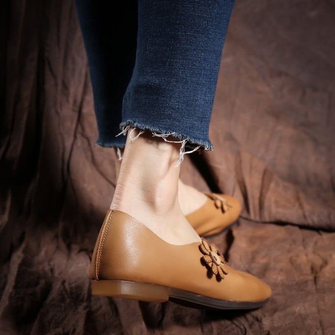 Designer Shoes Genuine Leather Sweet Flowers Slip-on For Women Handmade Flats Brown/Off white