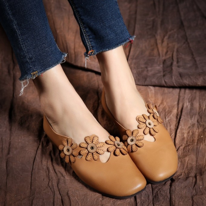 Designer Shoes Genuine Leather Sweet Flowers Slip-on For Women Handmade Flats Brown/Off white