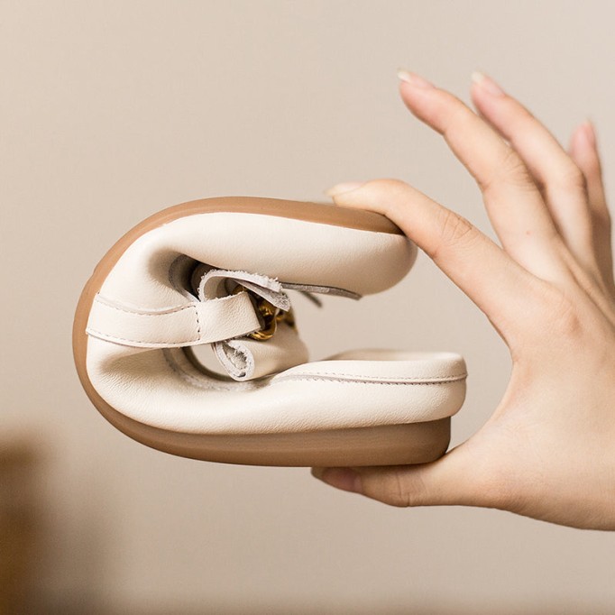 Retro Horsebit-Detailed Leather Loafer Mules for Women Backless Loafers in Black/White