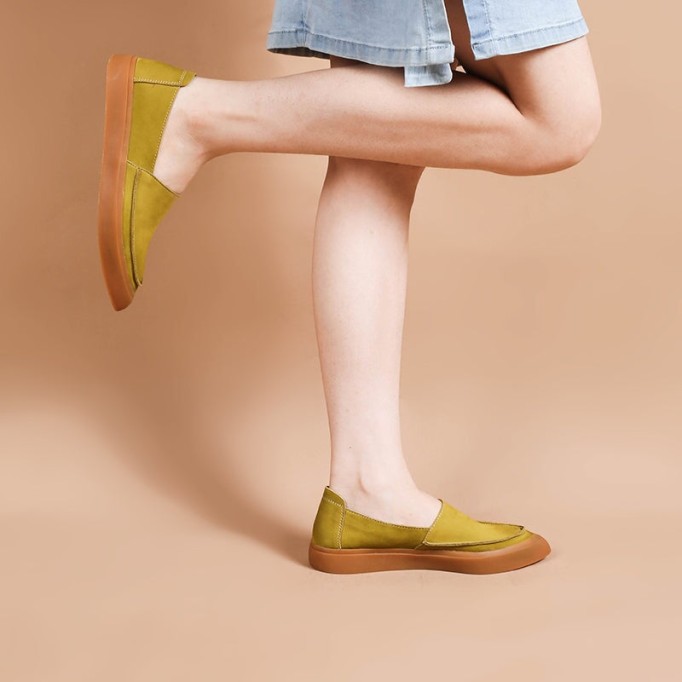 Witch Style Point Toe Soft Leather Flat Loafers in Green/Coffee/Black/Apricot