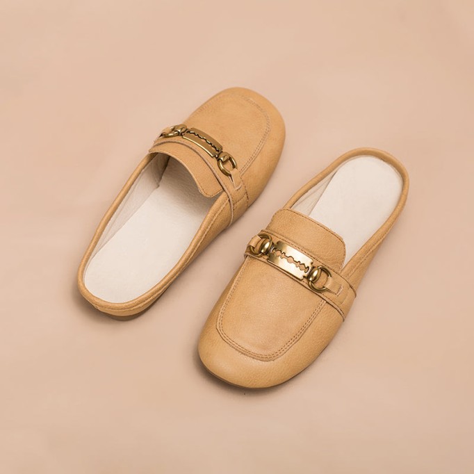 Retro Chain buckle-Detailed Leather Loafer Mules for Women Backless Loafers in White/Deep Apricot/Yellow