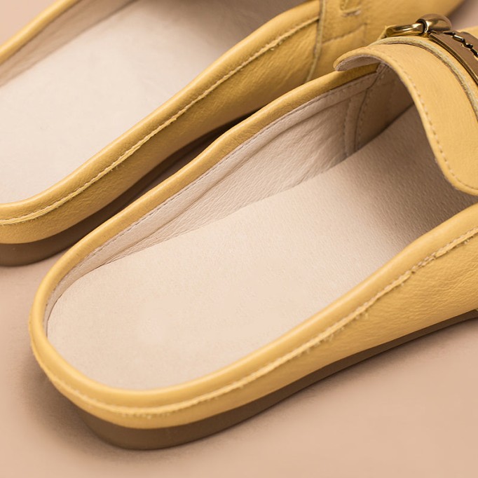 Retro Chain buckle-Detailed Leather Loafer Mules for Women Backless Loafers in White/Deep Apricot/Yellow
