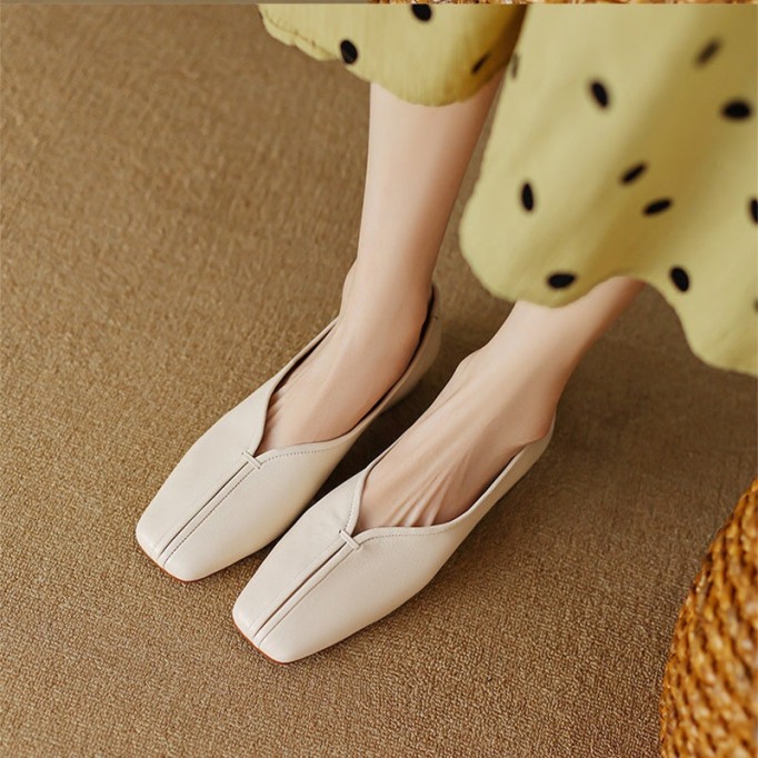 Soft Leather Slip On Loafers in Beige/Black/Brown