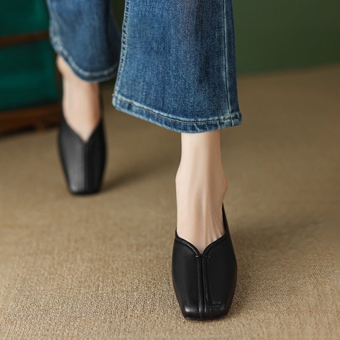 Soft Leather Slip On Loafers in Beige/Black/Brown