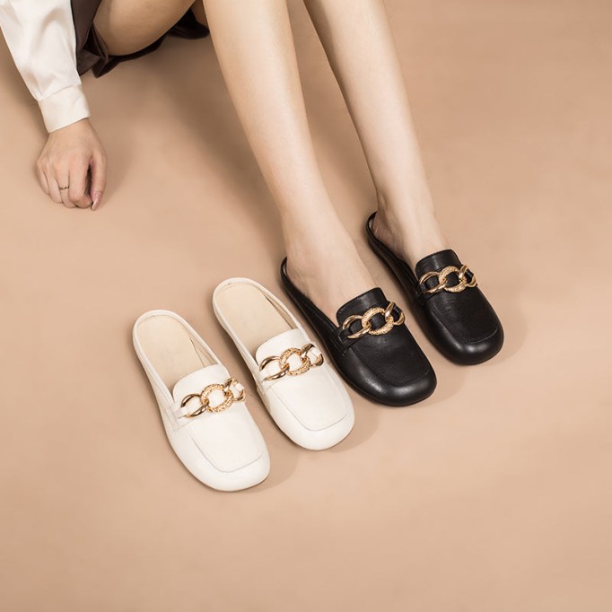Retro Chain buckle-Detailed Leather Loafer Mules for Women Backless Loafers in Black/White