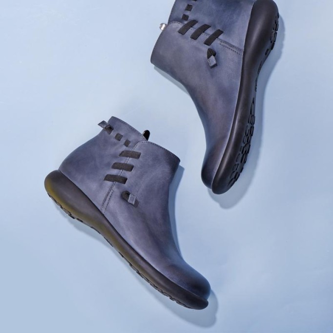 Women Retro Leather Short Boots for Winter Round Toe Ankle Boots Black/Blue