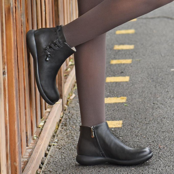 Women Retro Leather Short Boots for Winter Round Toe Ankle Boots Black/Blue