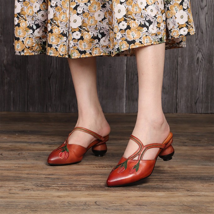 Retro Style Embroidery Leather Pointed-Toe Mules For Women Block Heels Coffee/Grey