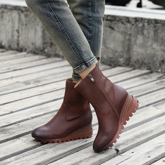 Retro Boots For Women Leather Platform Boots Hand Knitted Feather Decoration Coffee/Black